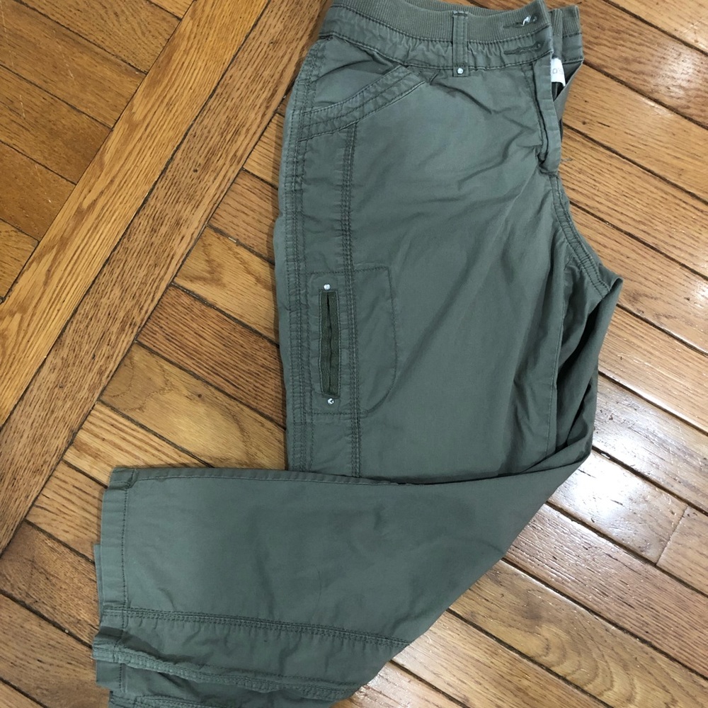 Capri’s - Picture 1 of 1